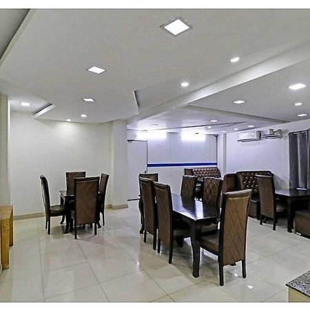 Super Hotel O Mahal Új-Delhi Kültér fotó