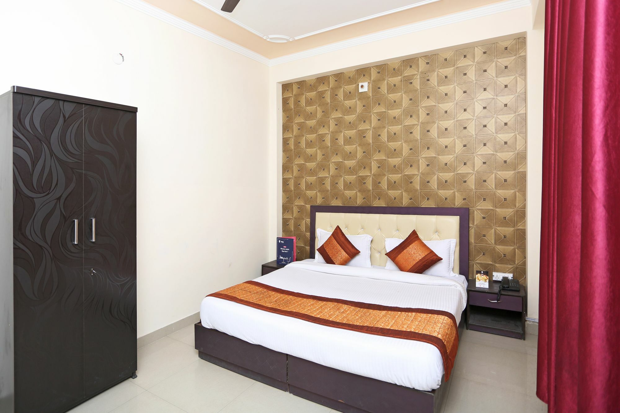 Super Hotel O Mahal Új-Delhi Kültér fotó
