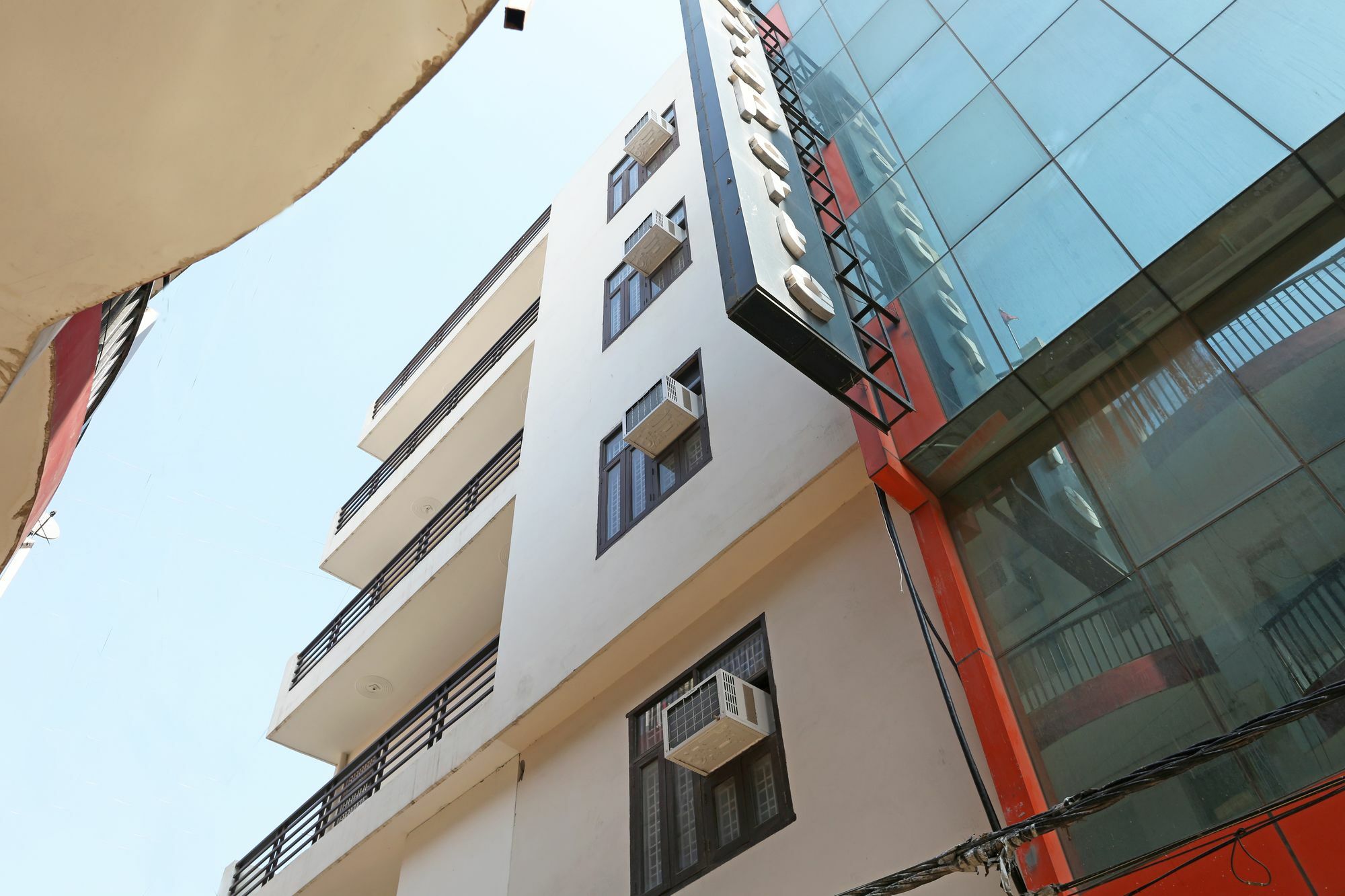 Super Hotel O Mahal Új-Delhi Kültér fotó